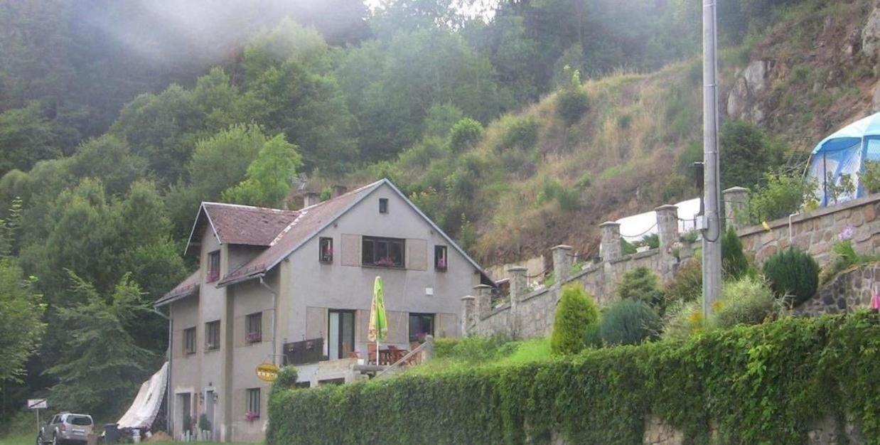 Penzion Apartmany Becov 베코브나드테플로우 외부 사진